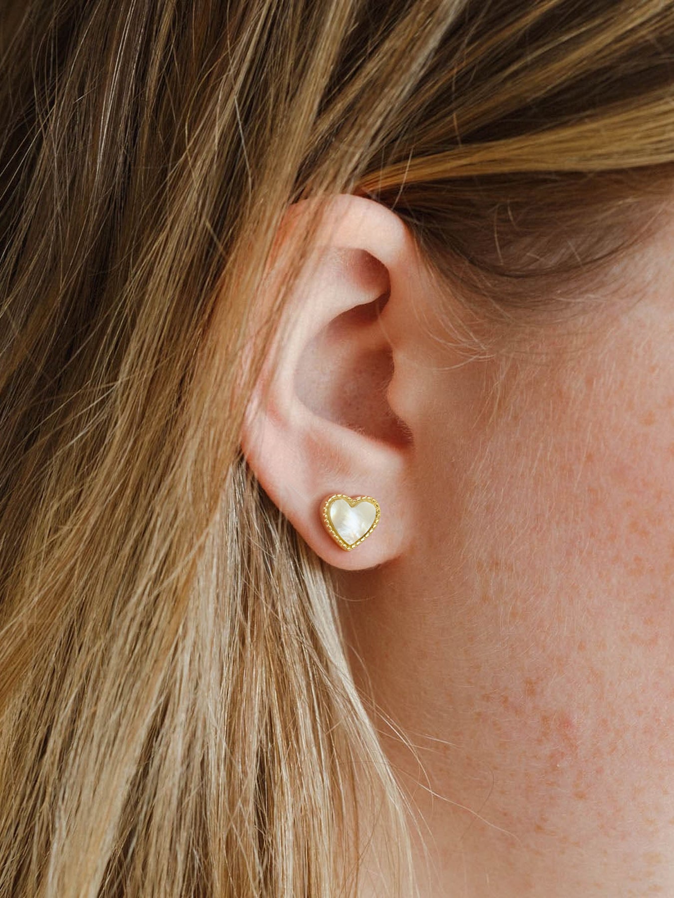 JENDEAR Black Onyx & Mother of Pearl Stud Earrings for Women 925 Sterling Silver Hypoallergenic Natural Gemstone (Gold/Silver)